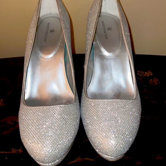 Silver sparkly pumps🥰 - Picture 5 of 6
